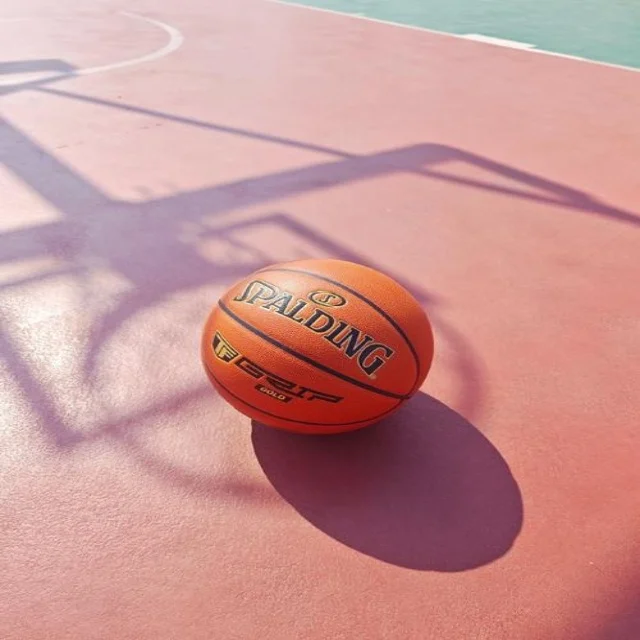 杨瀚森夏联遭遇包夹考验 篮下终结与护框短板并存的成长观察